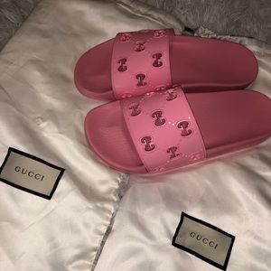 💞 Gucci slides